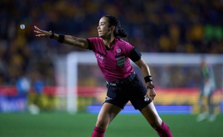 Sheinbaum reconoce a Katia Itzel García, la árbitra mexicana que hace historia en el Mundial 2026