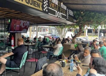 Mundial impulsa a pocos restaurantes de Guadalajara; negocios reportan ventas divididas durante el torneo