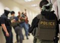 Juez federal frena arrestos migratorios en tribunales de Estados Unidos impulsados por el gobierno de Trump
