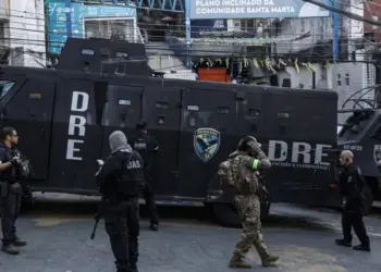 Tiroteo en favela de Río de Janeiro deja un herido, detenidos y turistas atrapados durante operativo policial