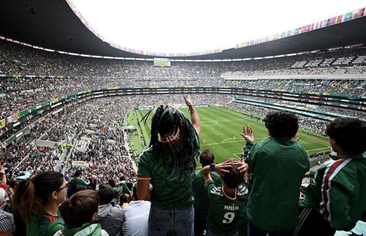 Raúl Jiménez denuncia agresión en pleno México vs. Chequia; familiar habría sido lesionado en las tribunas
