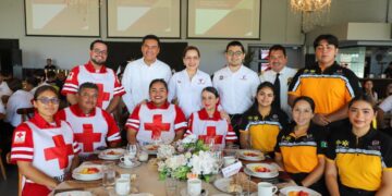 Reconoce Salud humanismo de las paramédicas y paramédicos en su día