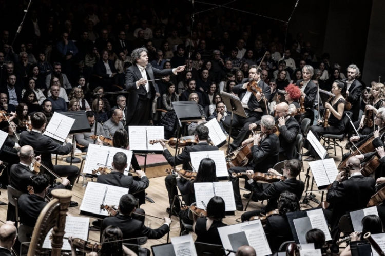Gustavo Dudamel prepara concierto solidario para apoyar a víctimas de terremotos en Venezuela