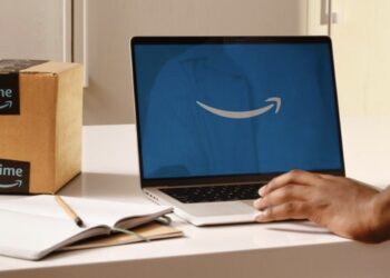 Prime Day rompe récords de ventas, pero revela consumidores más cautelosos en Estados Unidos