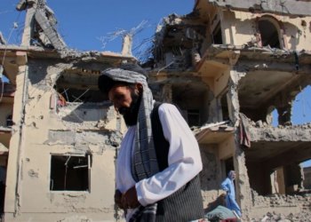 Bombardeos de Pakistán en Afganistán dejan decenas de civiles muertos y elevan la tensión fronteriza