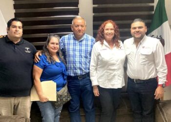 Acerca el ITAVU programas de vivienda a familias de Villa de Casas
