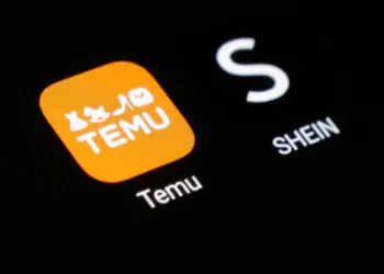 Francia aprueba ley contra la moda rápida y pone presión sobre Shein, Temu y AliExpress por su modelo de consumo
