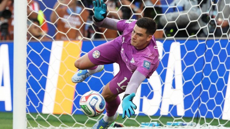 Orlando Gill, el “Gigante” de Paraguay que sorprendió al mundo tras eliminar a Alemania en penales