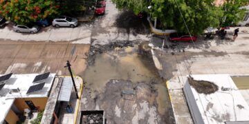 Lluvias provocan socavón en avenida Central de Ciudad Victoria; descartan falla en pavimento