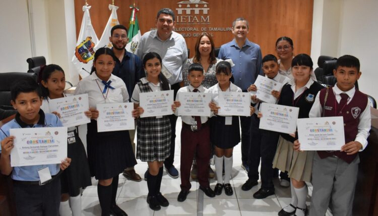 Reciben constancias las y los participantes de “Niñas y Niños Diputados por un Día  2026”