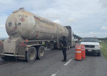 Guardia Estatal escolta traslado de materiales para acueducto Guadalupe-Victoria