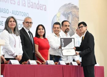 Preside alcalde graduación en el Tecnológico Victoria