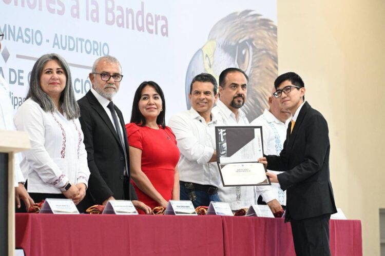 Preside alcalde graduación en el Tecnológico Victoria