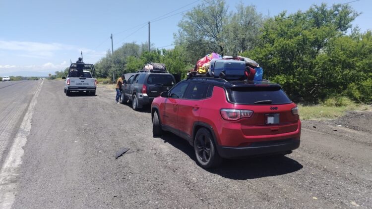 Guardia Estatal auxilia a familia varada en la carretera Victoria-Padilla y evita contratiempo en su viaje