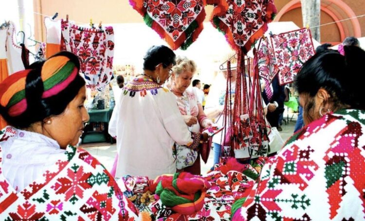 Artesanos de San Luis Potosí preservan tradiciones familiares con piezas únicas hechas a mano