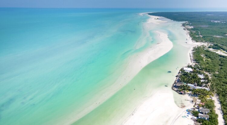 Holbox espera repunte turístico y prevé 85% de ocupación hotelera este verano
