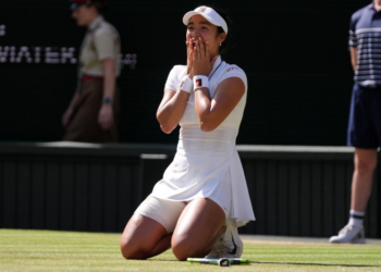Alexandra Eala sorprende al mundo: elimina a Iga Swiatek y logra un histórico pase a los octavos de Wimbledon